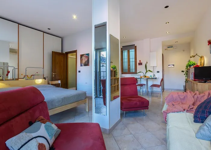 Lägenhet Guesthost - Santa Maria Dei Servi X3 Bologna